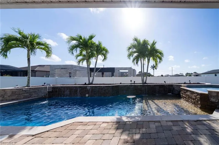 1807 37th Ave, Cape Coral, Florida 33993