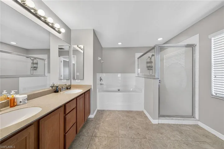 1807 37th Ave, Cape Coral, Florida 33993