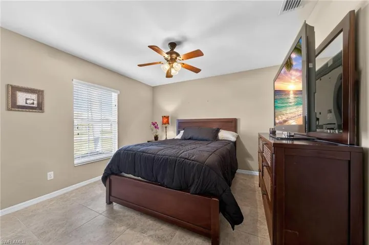 1807 37th Ave, Cape Coral, Florida 33993