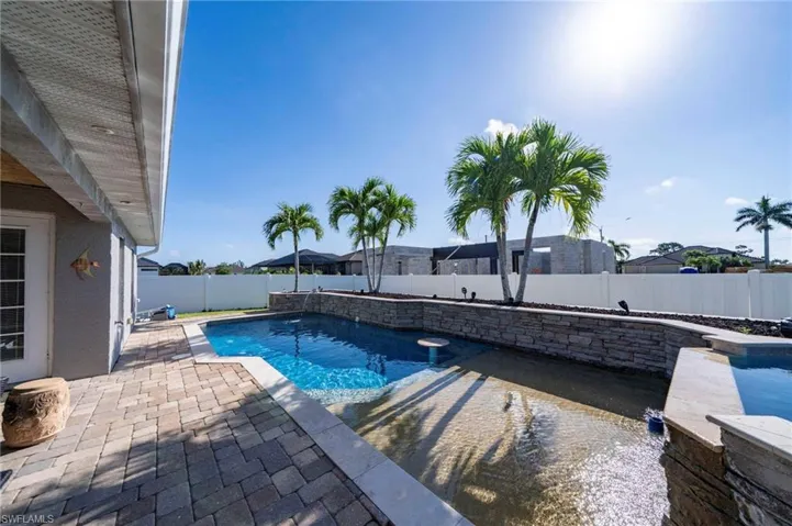 1807 37th Ave, Cape Coral, Florida 33993