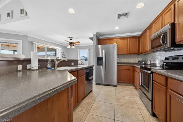 1807 37th Ave, Cape Coral, Florida 33993