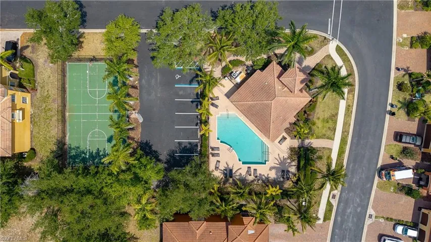 10100 Tin Maple Drive 12, Estero, Florida 33928