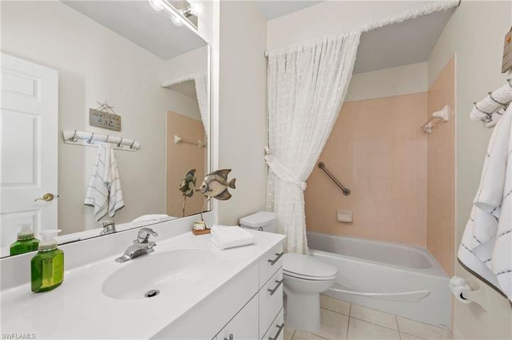 331 Pindo Palm DR, NAPLES FL 34104