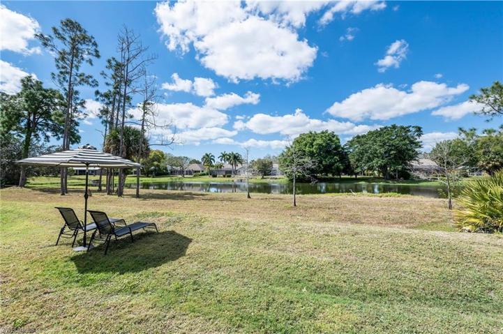 331 Pindo Palm DR, NAPLES FL 34104