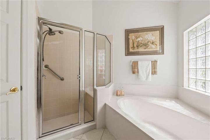 331 Pindo Palm DR, NAPLES FL 34104