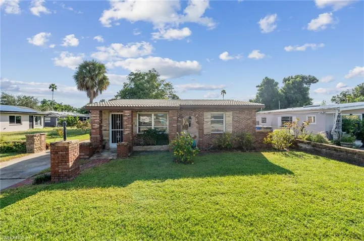 3859  Luzon  ST, Fort Myers, FL 33901