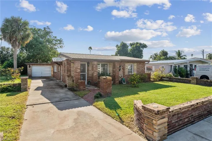 3859  Luzon  ST, Fort Myers, FL 33901
