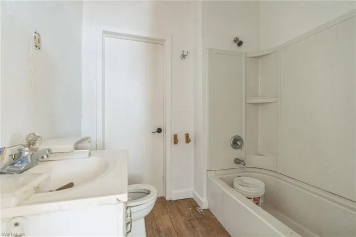 Bathroom in between bedrooms