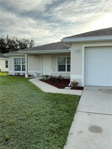 1611  Loraine S AVE, Lehigh Acres, FL 33976
