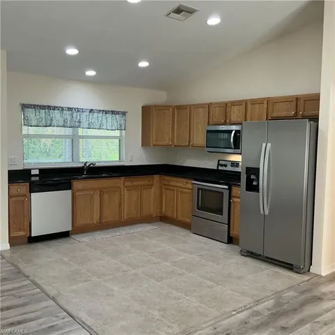 1611  Loraine S AVE, Lehigh Acres, FL 33976