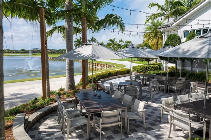 Outside Dining a Sunset Grille