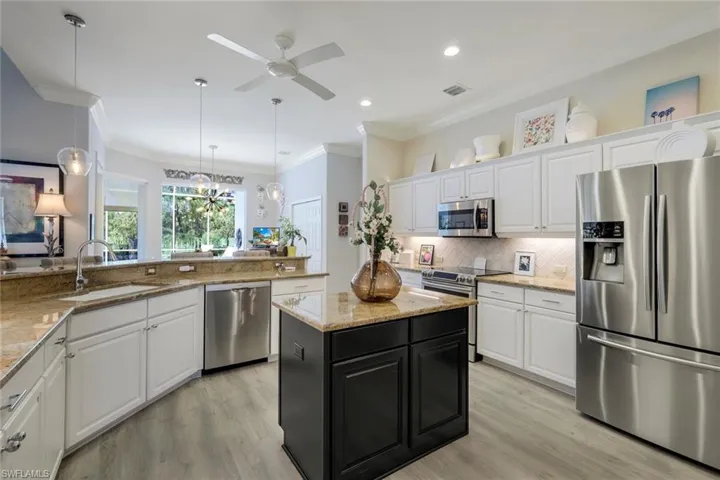 8475  Gleneagle  WAY, Naples, FL 34120