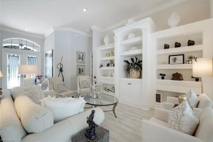 8475  Gleneagle  WAY, Naples, FL 34120