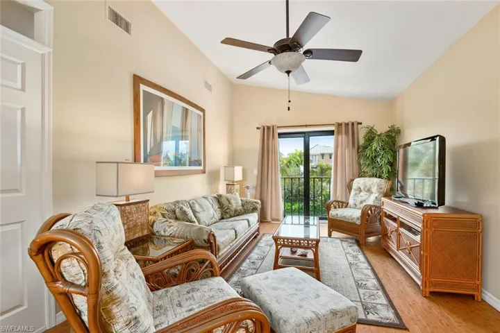 Casa Bella A Top floor family room with sofa bed