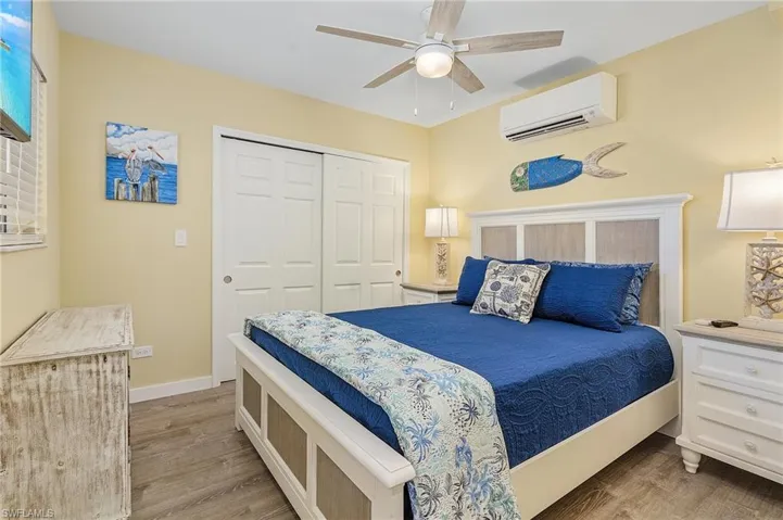 Casa Bella B Queen Bedroom