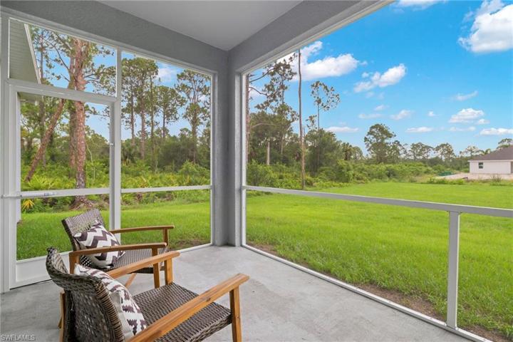 Fully screened in Lanai