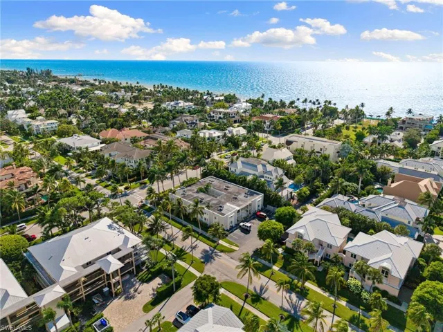 175  Fifth Avenue S  , Naples, FL 34102