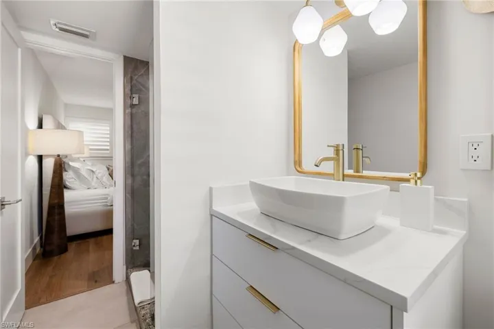 175  Fifth Avenue S  , Naples, FL 34102