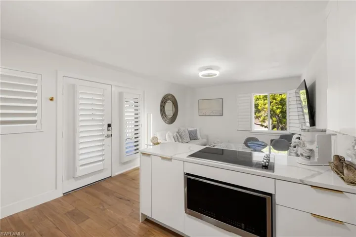 175  Fifth Avenue S  , Naples, FL 34102