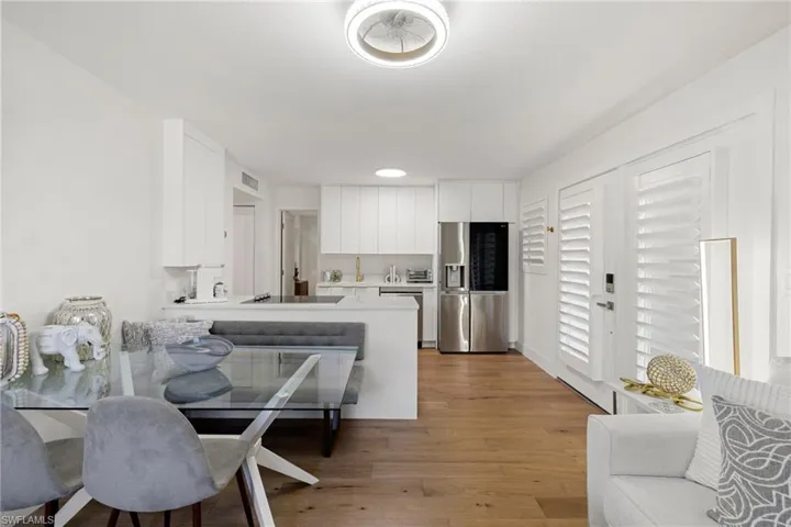 175  Fifth Avenue S  , Naples, FL 34102