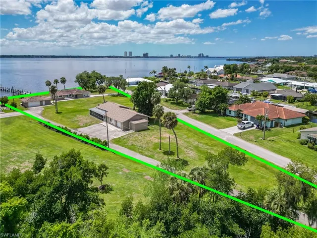 1818/1822  Stevenson  RD, North Fort Myers, FL 33917