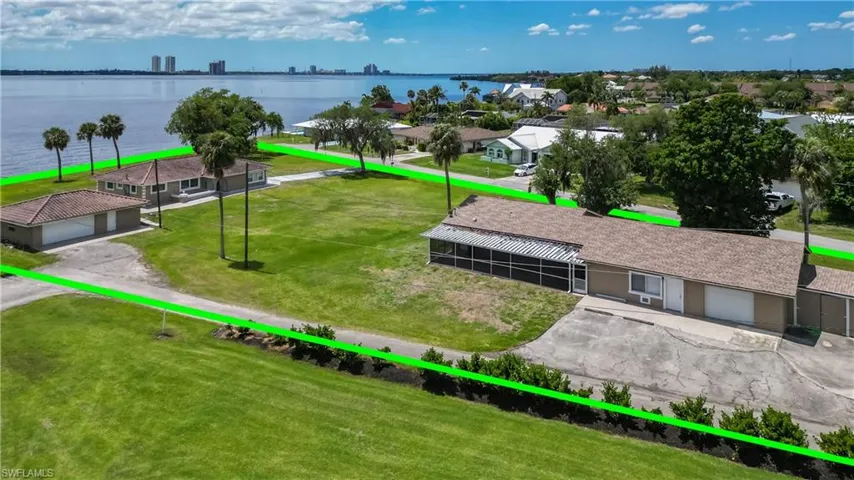 1818/1822  Stevenson  RD, North Fort Myers, FL 33917