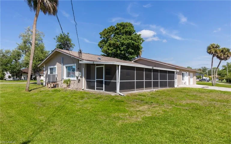 1818/1822  Stevenson  RD, North Fort Myers, FL 33917