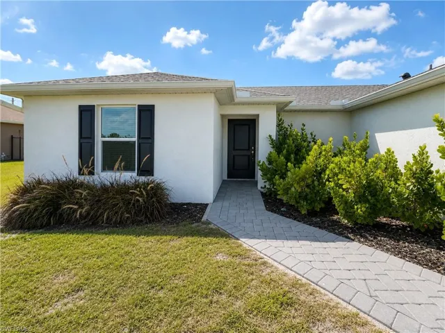 2728 NE 5th  PL, Cape Coral, FL 33909