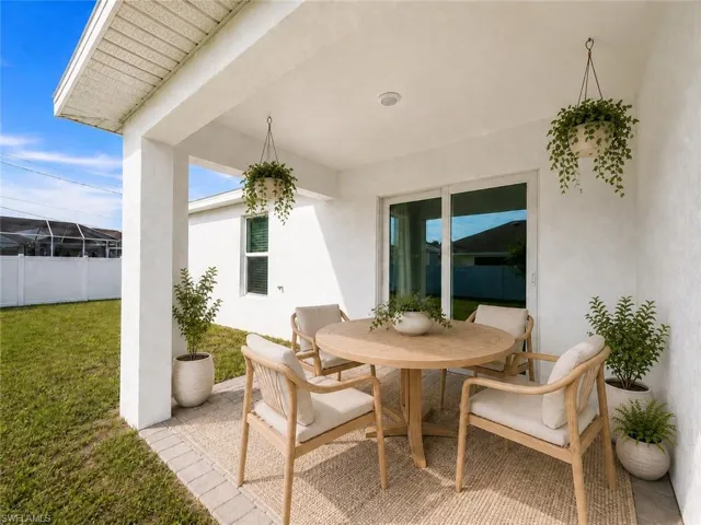 2728 NE 5th  PL, Cape Coral, FL 33909