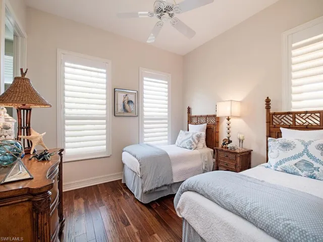 1885  Les Chateaux  BLVD, Naples, FL 34109