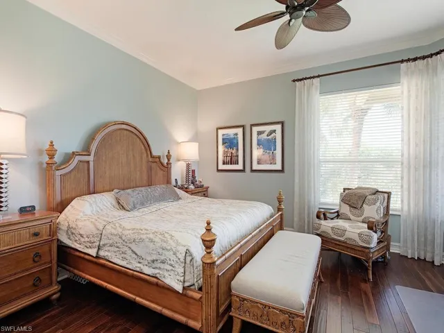 1885  Les Chateaux  BLVD, Naples, FL 34109