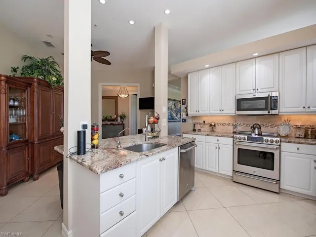 1885  Les Chateaux  BLVD, Naples, FL 34109