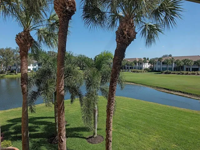 1885  Les Chateaux  BLVD, Naples, FL 34109