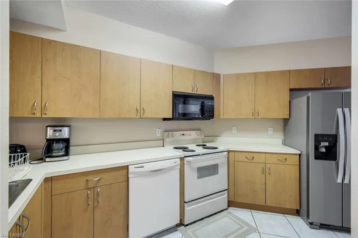 6384 Huntington Lakes Cir 103, Naples, Florida 34119