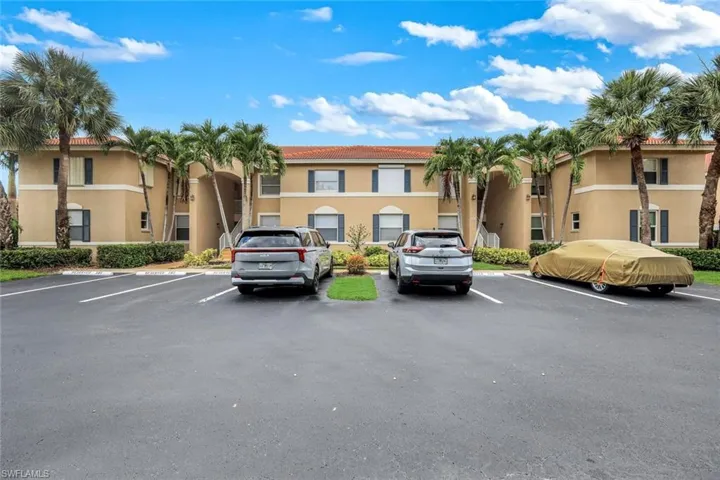 6384 Huntington Lakes Cir 103, Naples, Florida 34119