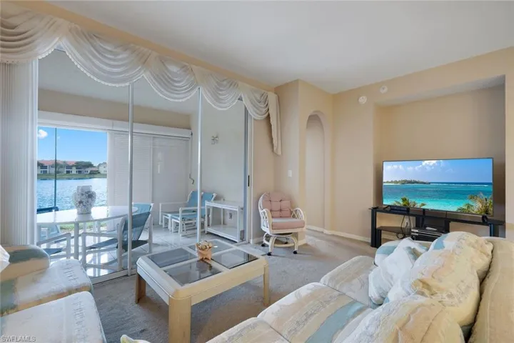 6384 Huntington Lakes Cir 103, Naples, Florida 34119