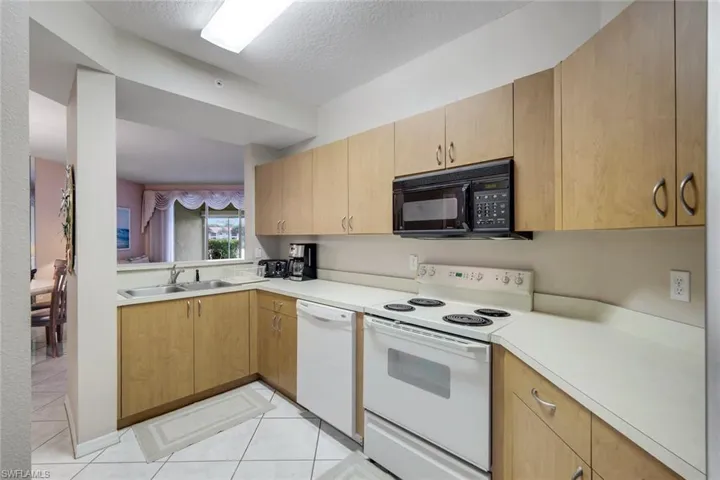 6384 Huntington Lakes Cir 103, Naples, Florida 34119