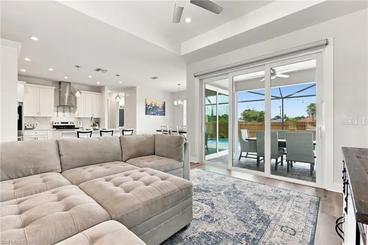 1815 Nw 28th Pl, Cape Coral, Florida 33993