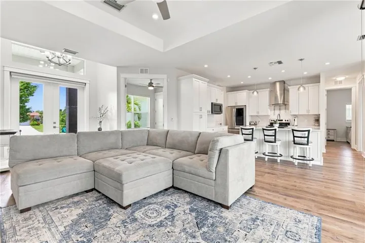 1815 Nw 28th Pl, Cape Coral, Florida 33993