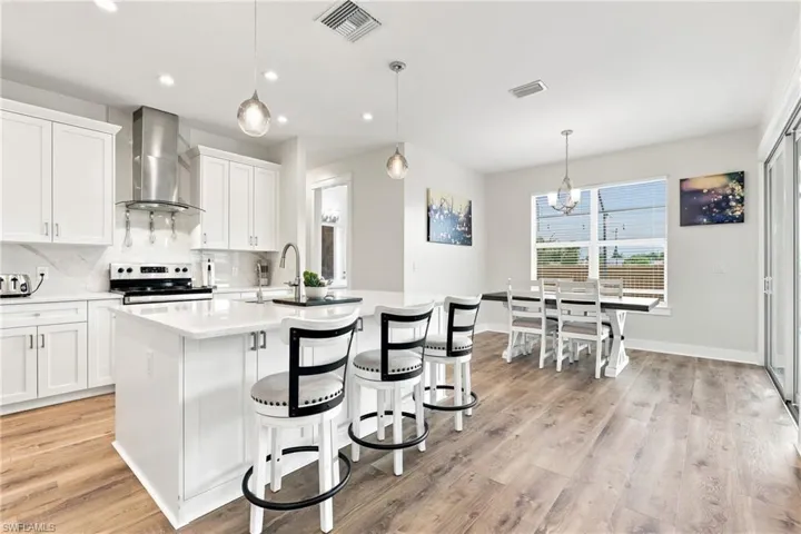 1815 Nw 28th Pl, Cape Coral, Florida 33993