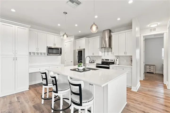1815 Nw 28th Pl, Cape Coral, Florida 33993