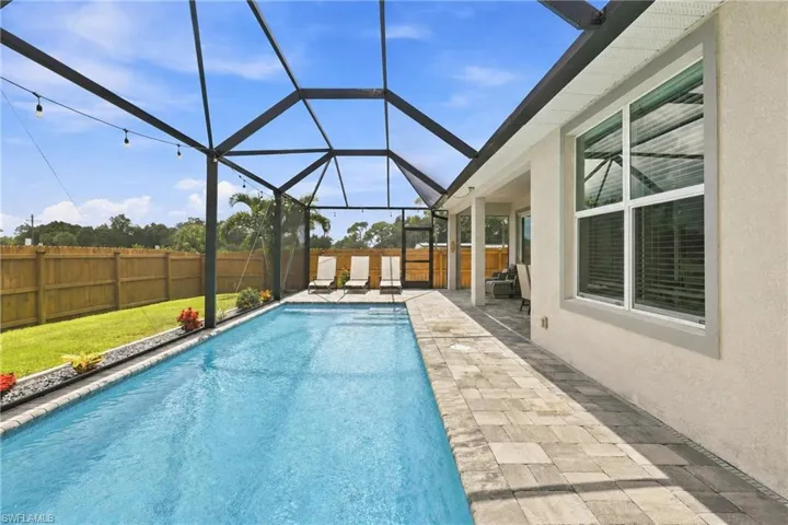 1815 Nw 28th Pl, Cape Coral, Florida 33993