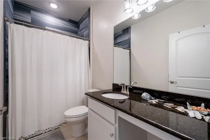 Hall Bathroom between 2 Bedrooms