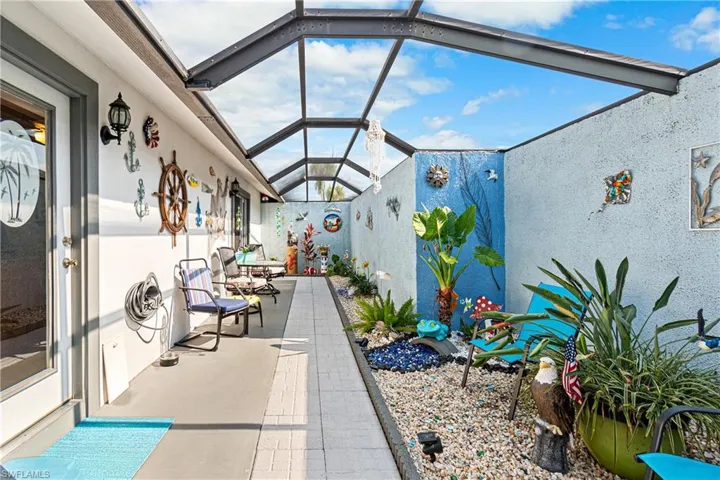 Large Lanai