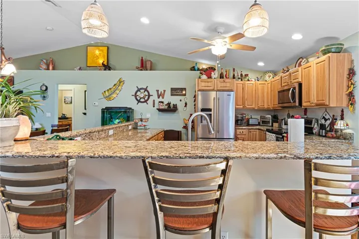Kitchen bar
