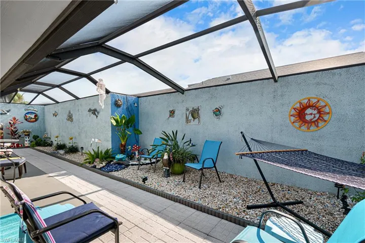 Large lanai