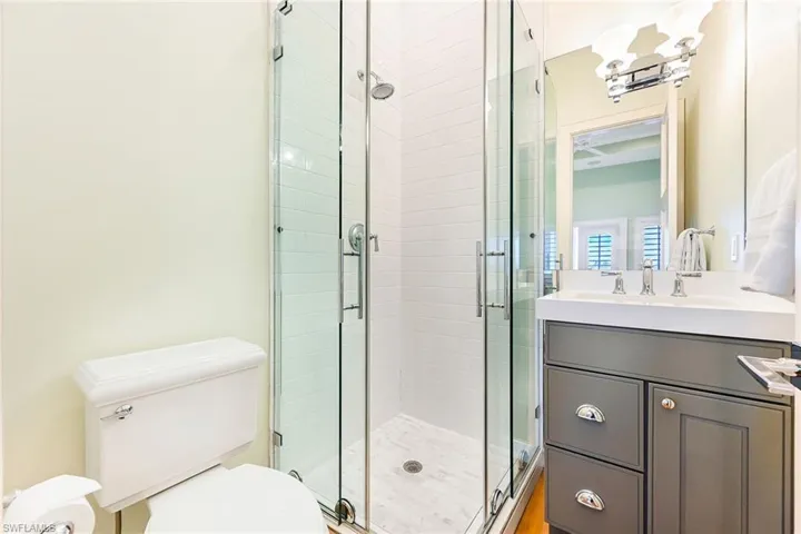 2nd Floor Guest Suite Bath
