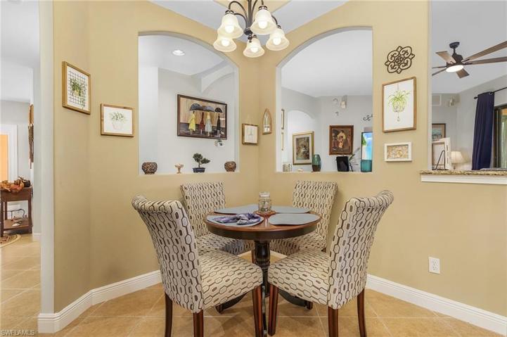 Cozy area for breakfast just off the kitchen.