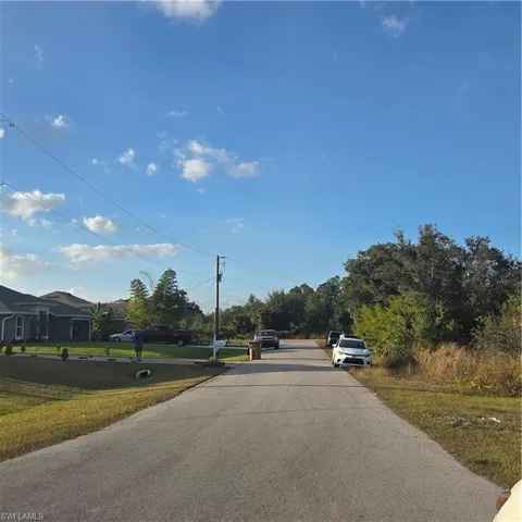 Looking from the cul-de-sac area down the street in opposite direction towards Wyngate Ct