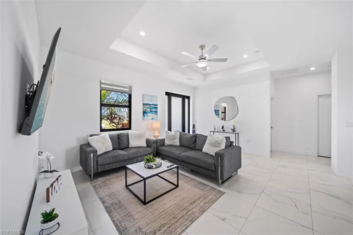 317 Kismet Pkwy E, Cape Coral, Florida 33909